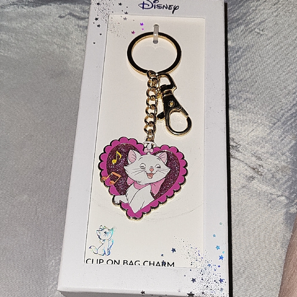 Disney Marie Aristocat Bag Charm with Pink Heart Te m Ls